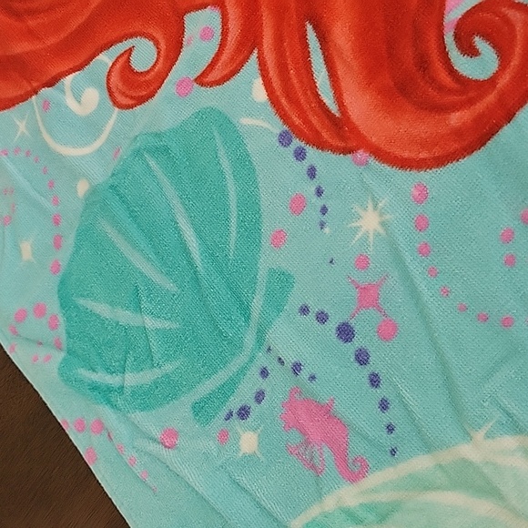 Ariel Beach Towel - Picture 6 of 7